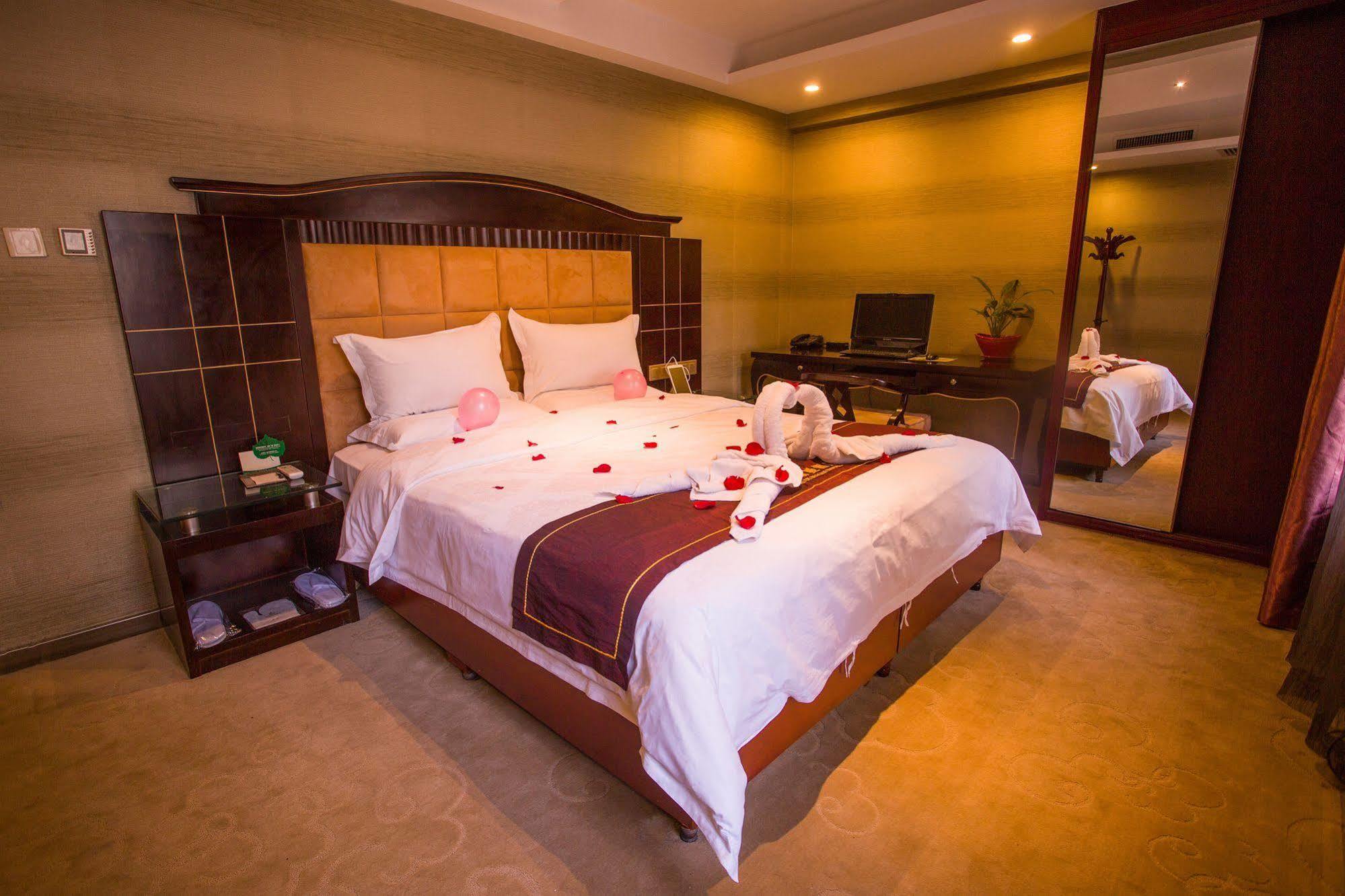 Katie Eastman Hotel Xi'an  Esterno foto